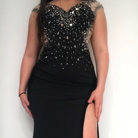 Long gown with slit - Picture 2 of 3